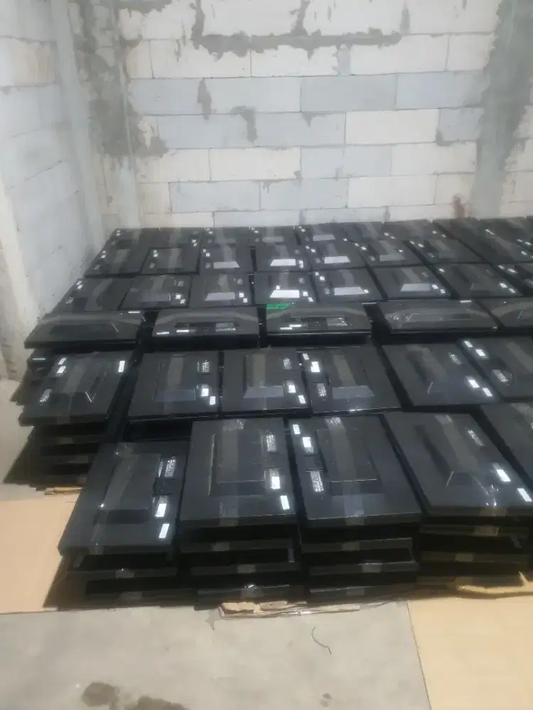 Terima jual beli monitor bekas.lelangan dan borongan bekas kantor