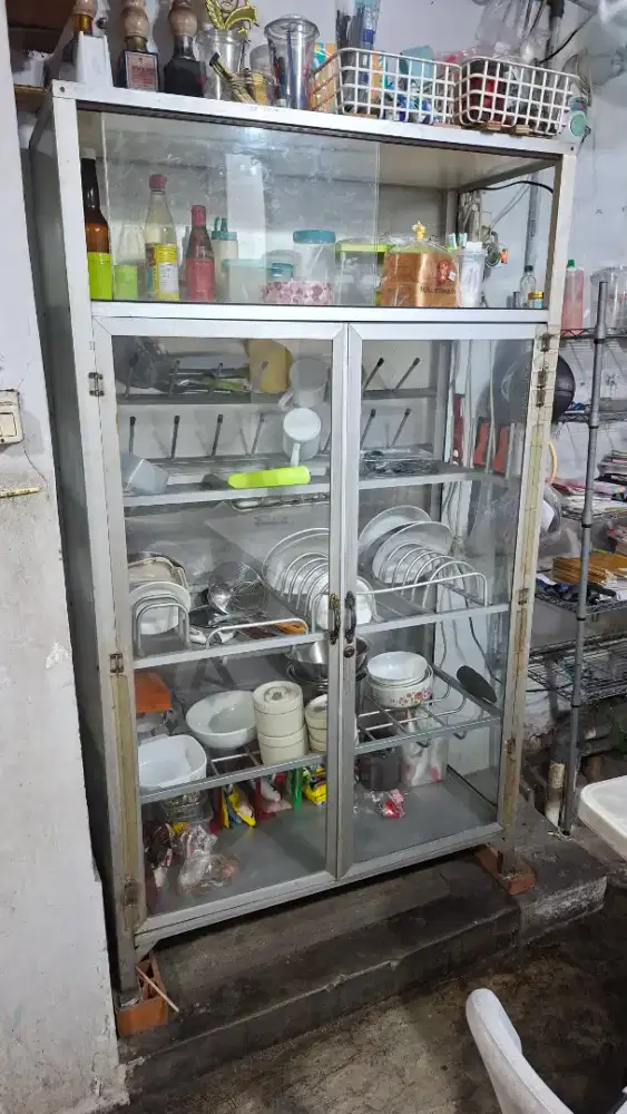 LEMARI DAPUR KACA BEKAS
