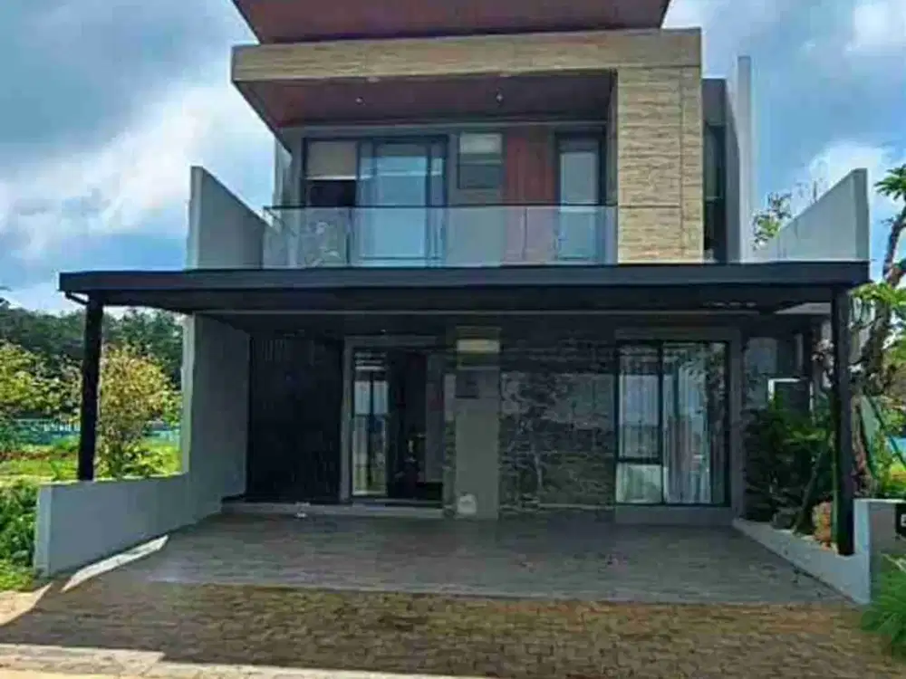 RUMAH EKSKLUSIF DEPAN LAPANGAN GOLF BSB CITY SEMARANG