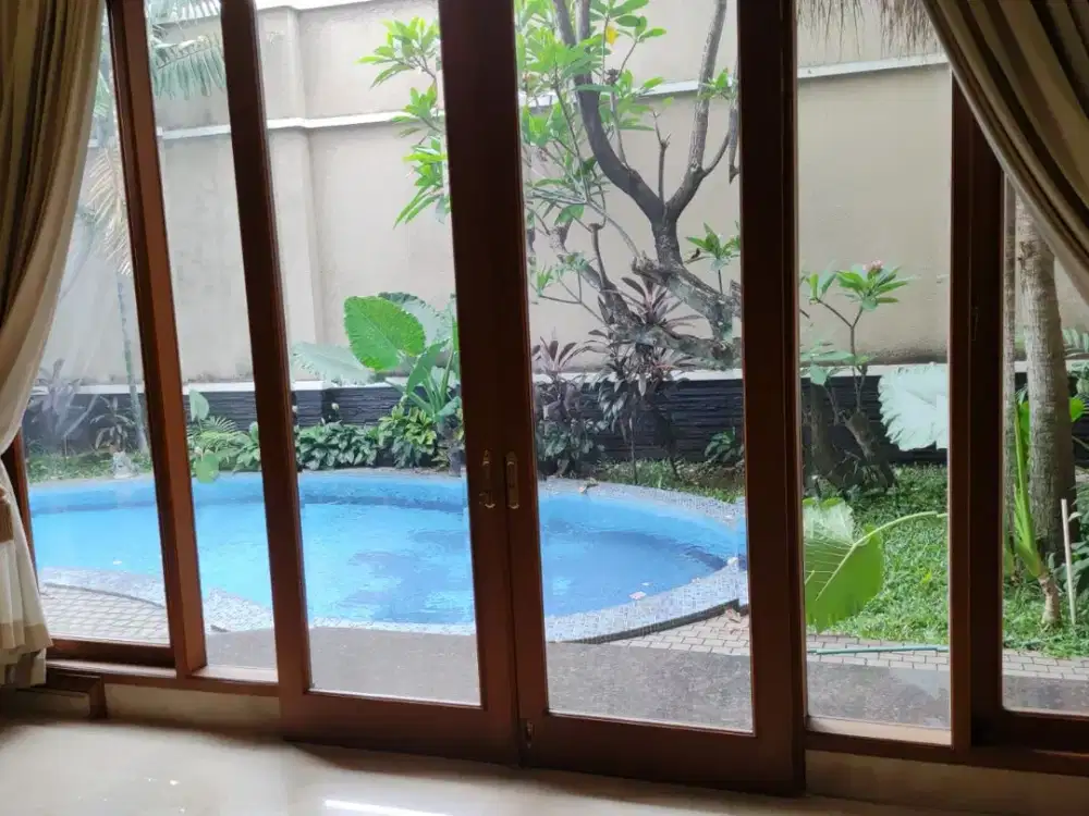 Disewakan Rumah Pondok Indah Luas 780 m2 Kolam Renang Harga Terjangkau 850 Juta/Tahun