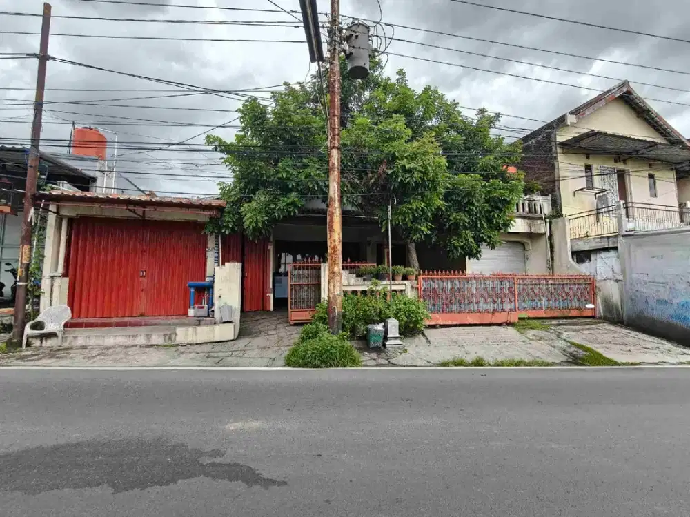 #BU Rumah Strategis Tepi Jalan Besar Mojosongo Dekat UNS