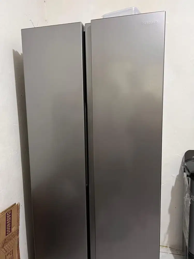 Jual kulkas hisense pemakaian baru 3 bulan