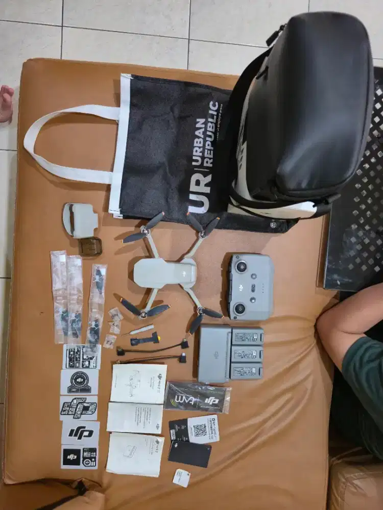 DIJUAL Drone DJI Mini 2 SE Fly More Combo