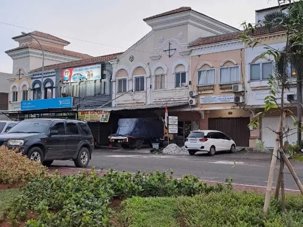 DIJUAL SERIUS Ruko 2 lantai SANTA MONICA Blok B Sederetan Kecamatan