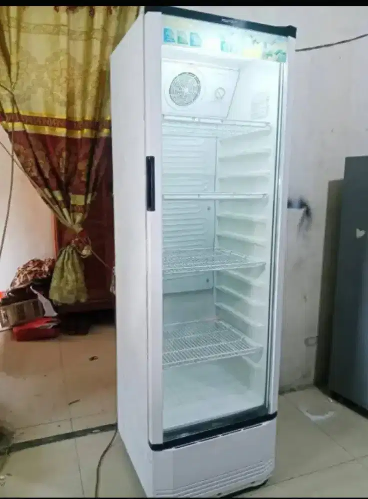 Showcase merk polytron