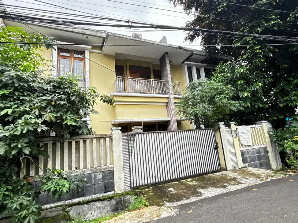 Rumah 2 Lantai Hook Di Tebet Barat Jakarta Selatan Dekat Eco Park