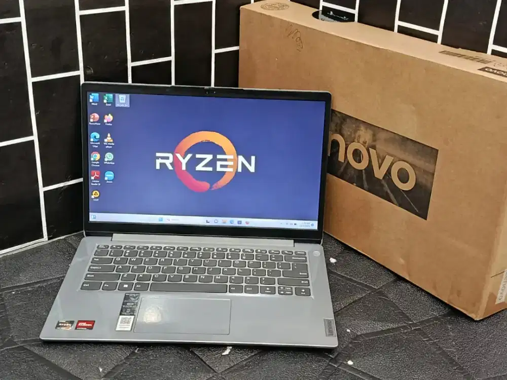 Processor : AMD Ryzen 3 7320U With Radeon Graphics (8 CPUs), ~2.4GHz