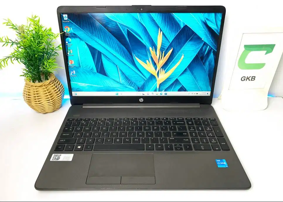 Laptop HP core i3 generasi baru Ram 8gb Ssd 512gb nyaman untuk jangka