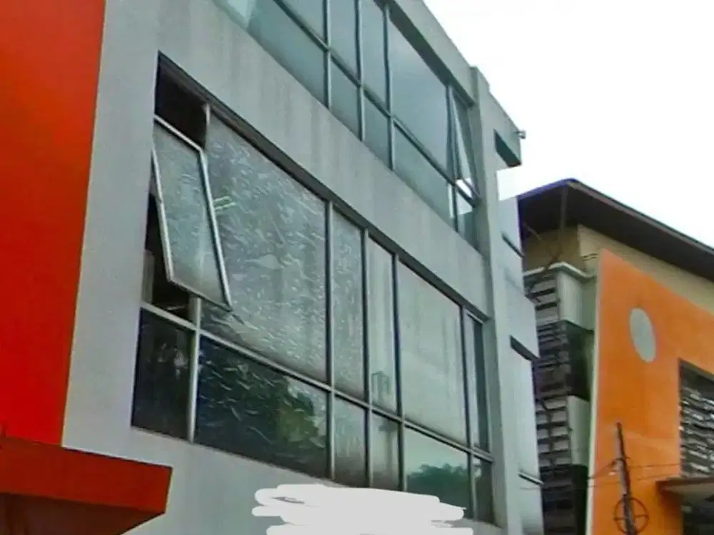 Disewakan Ruko Hoek Strategis di Jl. Tebet Barat Dalam Raya – Jakarta Selatan