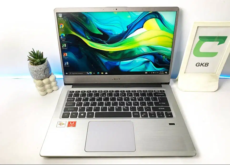 Laptop Acer swift Ssd 512gb backlight FHD IPS VGA 2gb Ram 8gb bodi alu