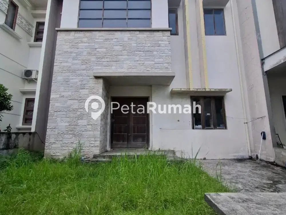DIJUAL VILLA JALAN ADI SUCIPTO KOMPLEK POLONIA RIVERVIEW - DAERAH POLONIA (WELLY)