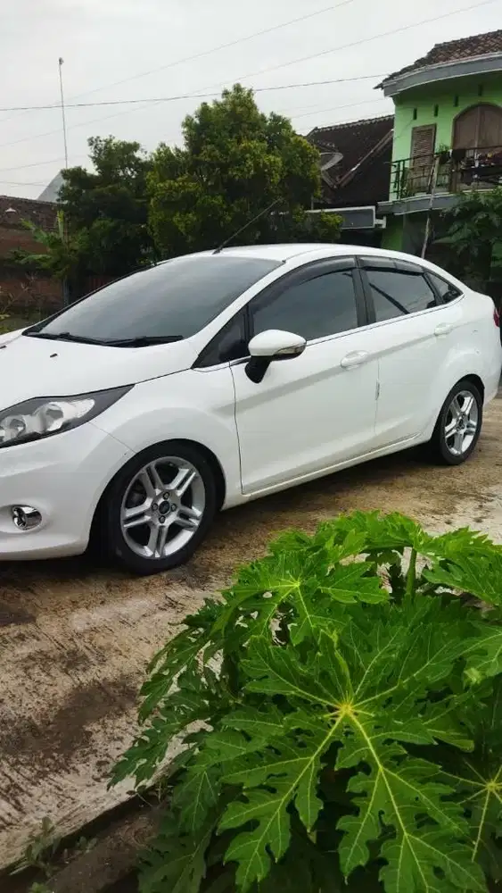 ford fiesta matic 2012 asli AD