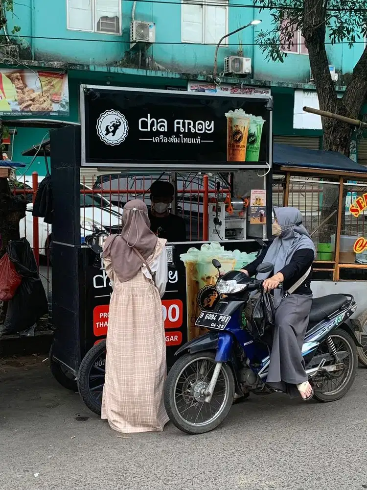 Dibutuhkan Karyawan Jaga Thai Tea Yang SERIUS!