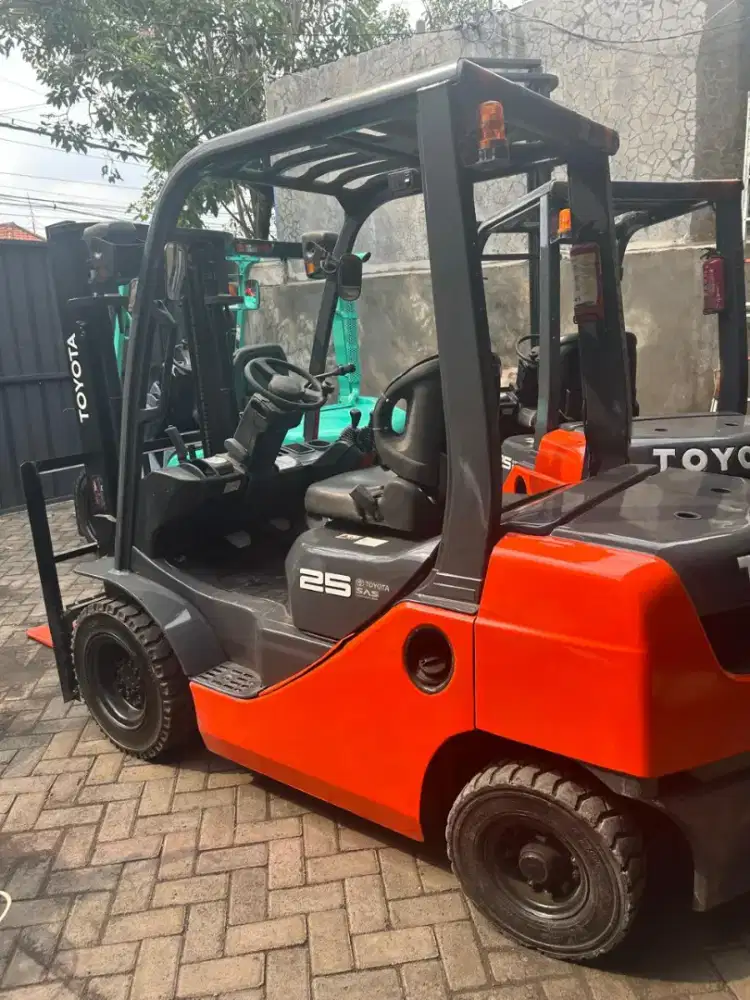 FORKLIFT BEKAS TOYOTA 2,5 TON