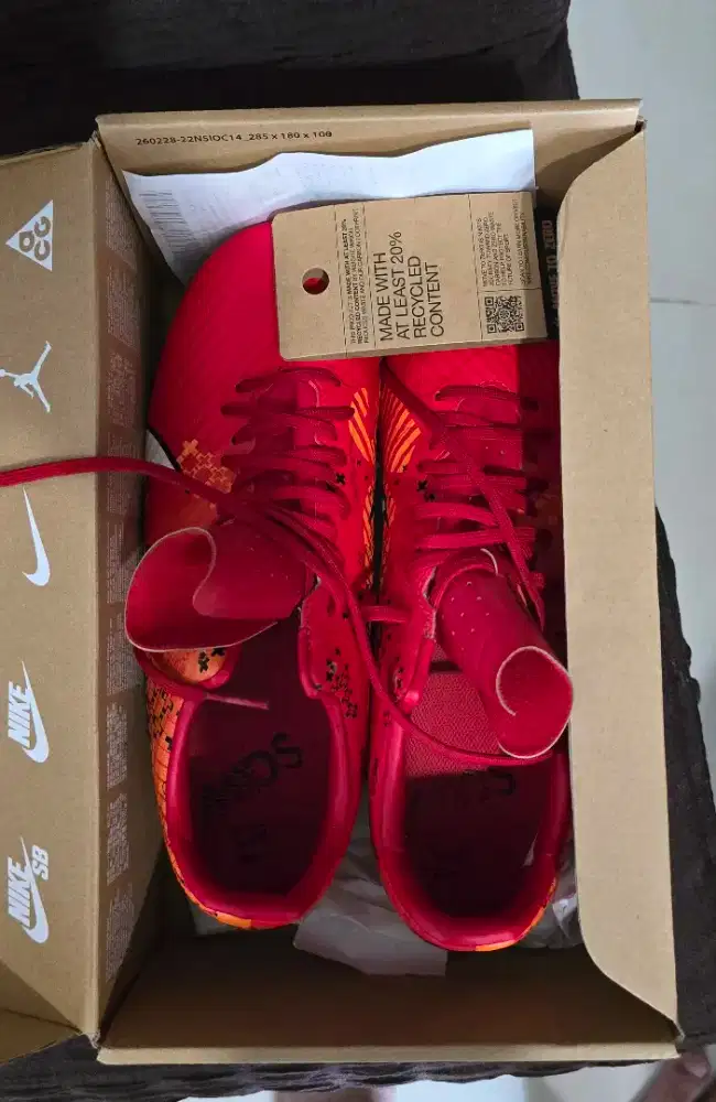 Dijual sepatu bola Nike original masih mulus