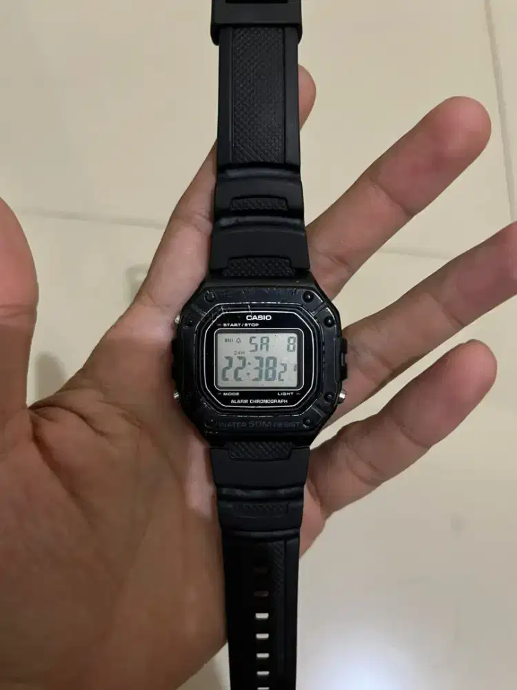 Jam tangan Casio W-218H