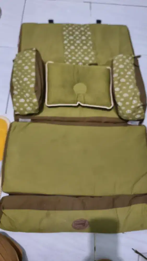 Tempat tidur bayi +bantal +kelambu