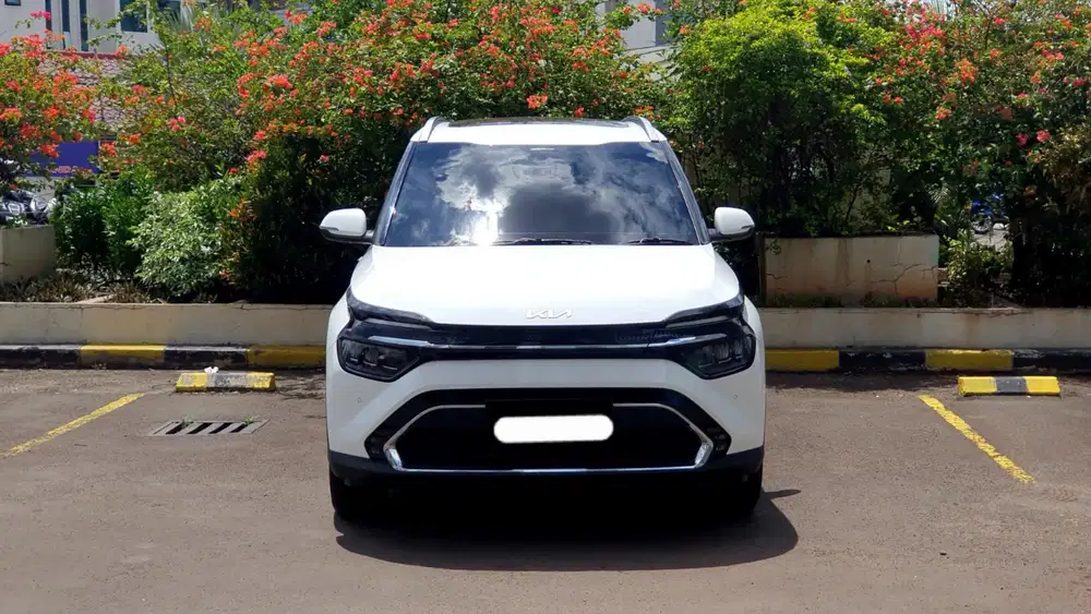 Km 4rb kia carens premiere 6 seater 2024 captainseat putih