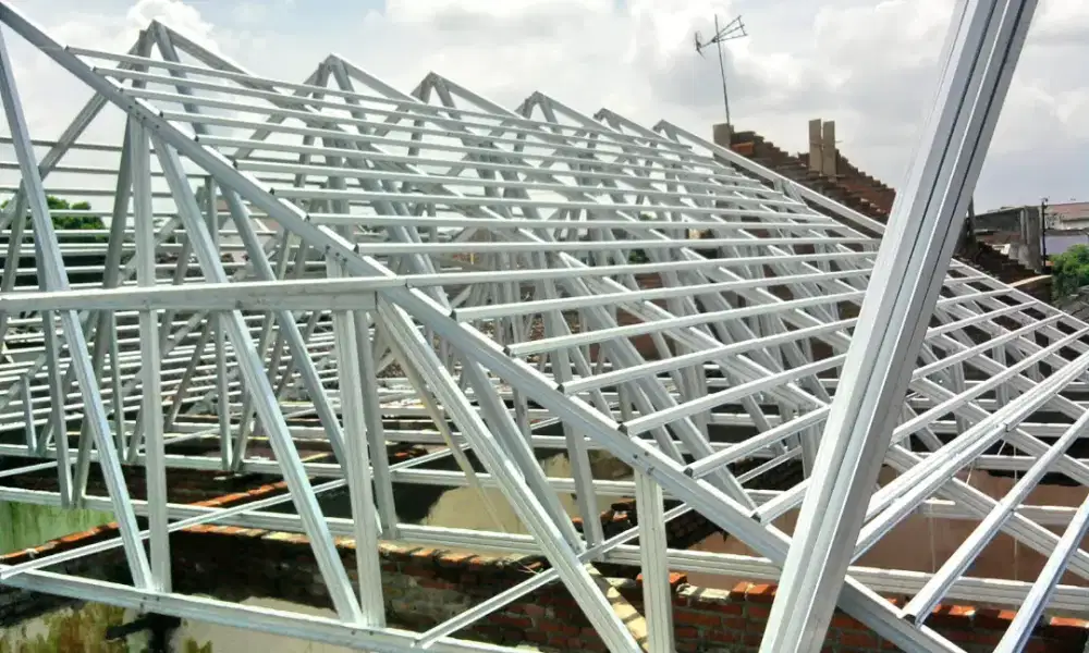 Tukang bangunan borongan dan harian