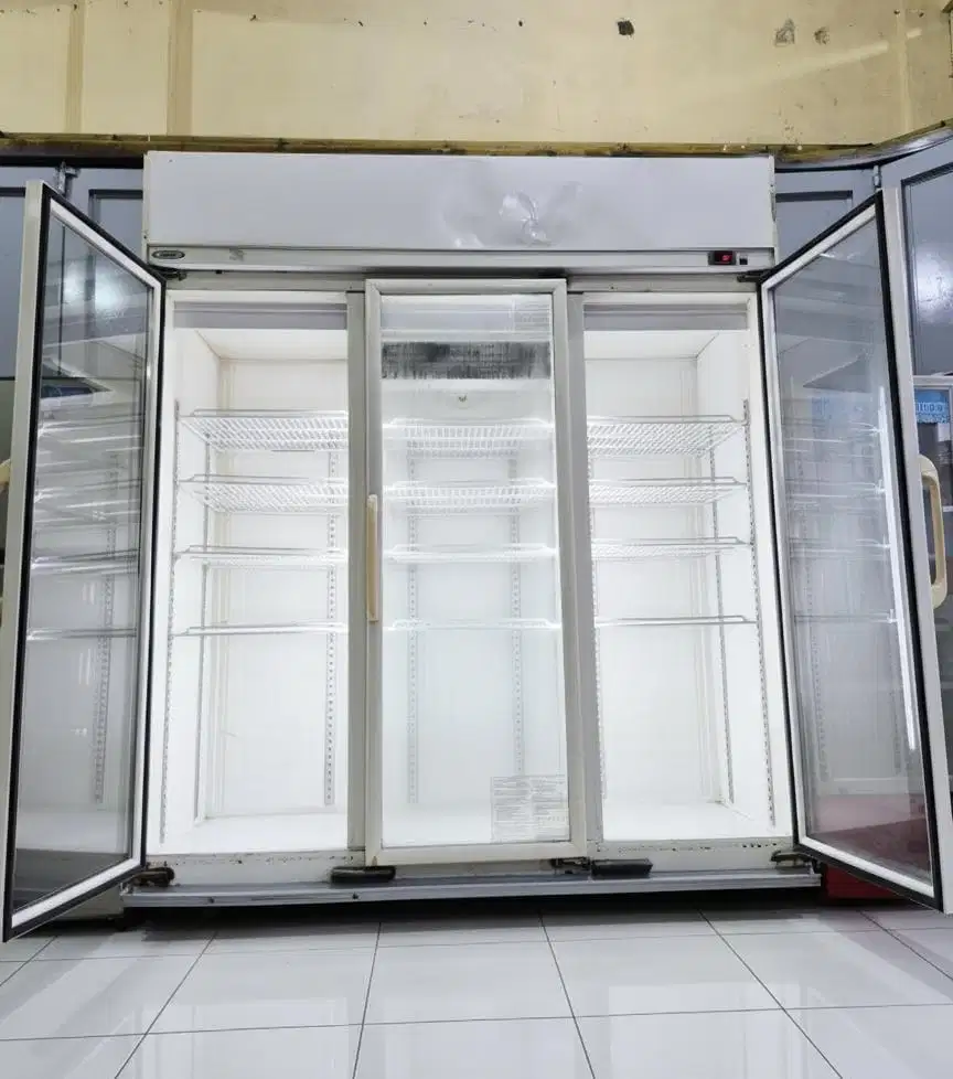 Showcase sanyo jumbo 1500 liter