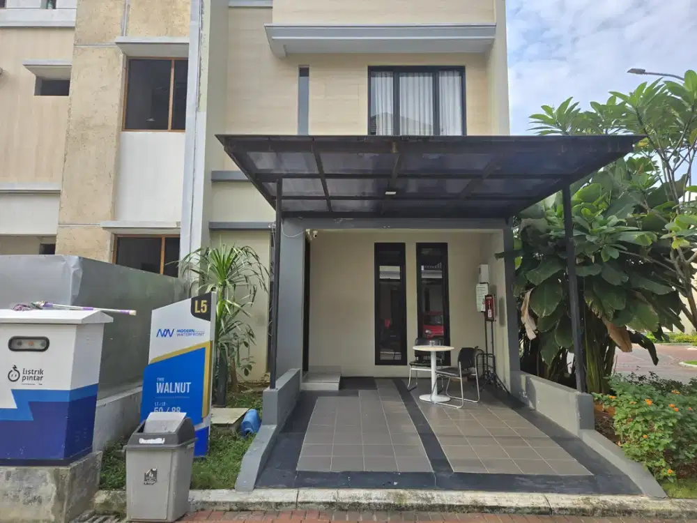 RUMAH 2 LANTAI DEKAT BANDARA DI TANGERANG DEKAT MALL LOKASI STRATEGIS