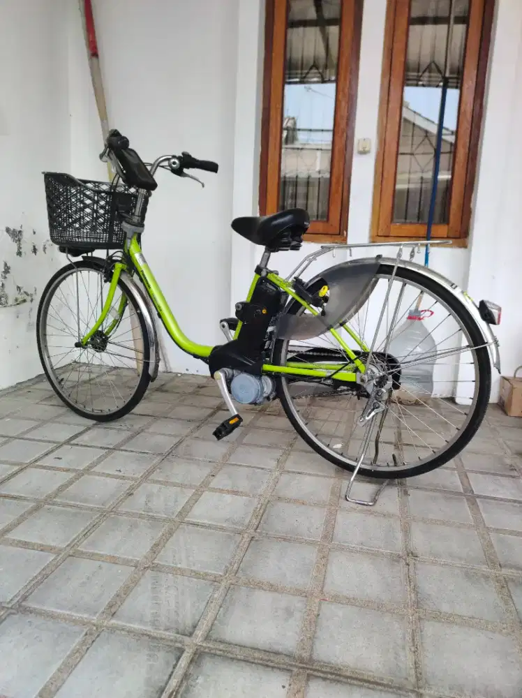 Sepeda listrik tipe Electric Assisted Bike (Japan)
