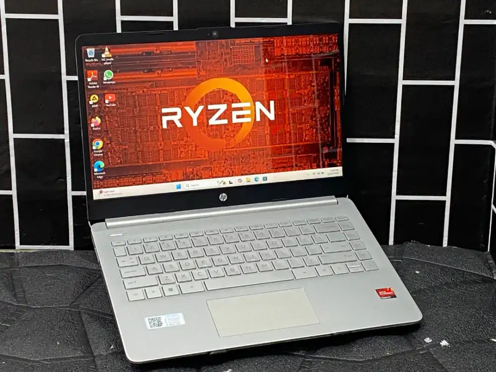 Laptop HP 14s- dk0xxx AMD Ryzen 3 5300U /RAM 8GB/ SSD 512GB
