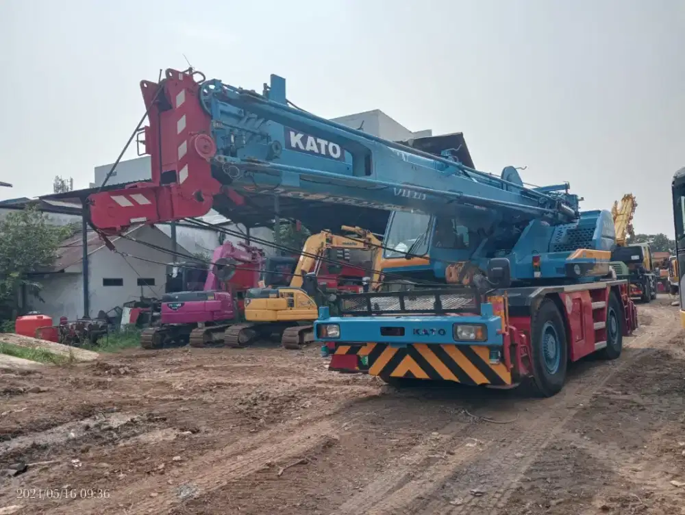 Dijual Crane Kato KR25H V7 25ton build up Jepang