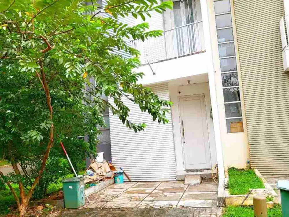 Dijual Cepat Rumah 2Lt Depan Taman