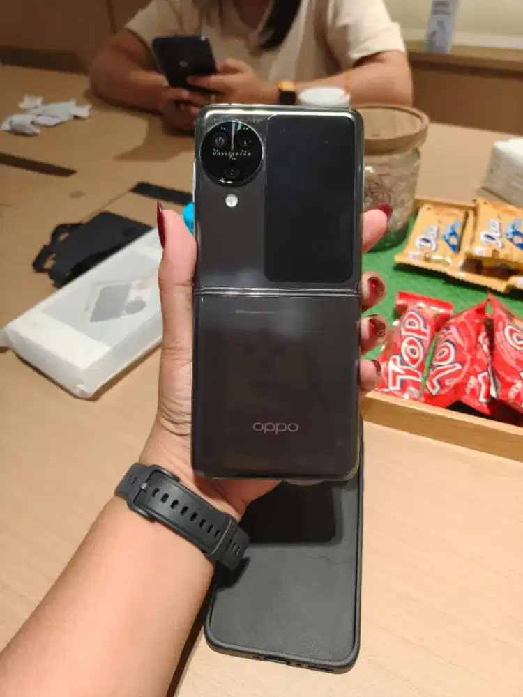 Oppo Find N3 Flip Grey 12/256 Garansi Resmi