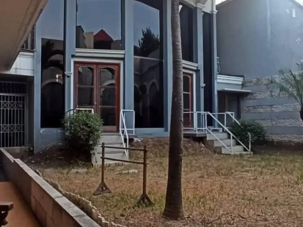 Jual Rumah Bukit Darmo Golf BDG Strategis, Lokasi Favorit Garasi 3 mobil, Carport