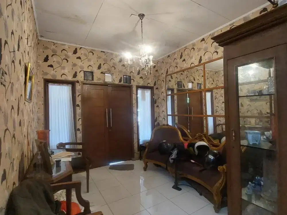 Dijual Rumah Harga Miring  Di Bintaro Sektor 3 A dekat Bintaro plaza