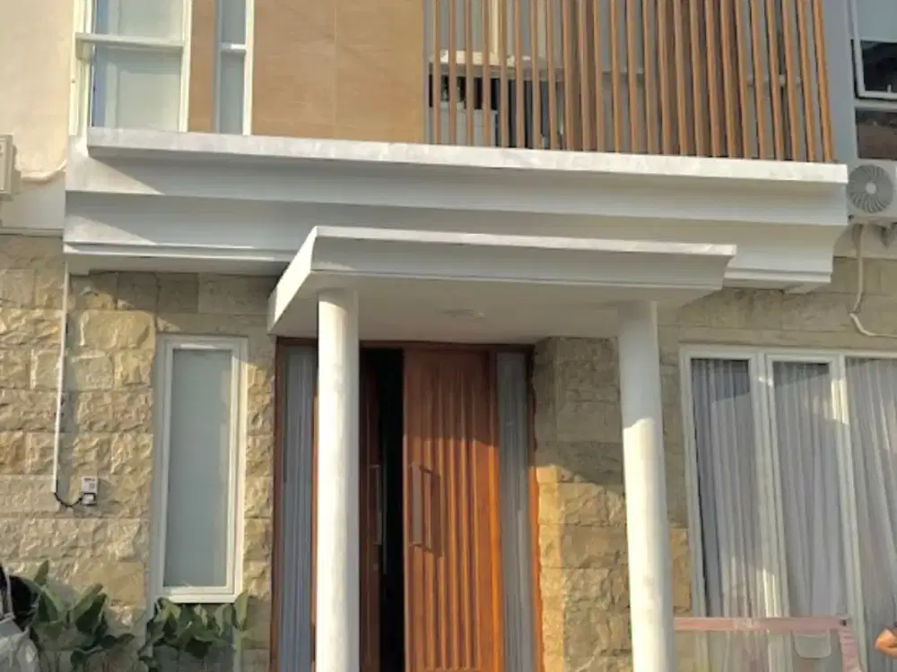 DIJUAL  RUMAH MEWAH 2 LANTAI DI DEKAT HOTEL HYATT dekat UGM,UII,SPBU • Alfamart Indomart