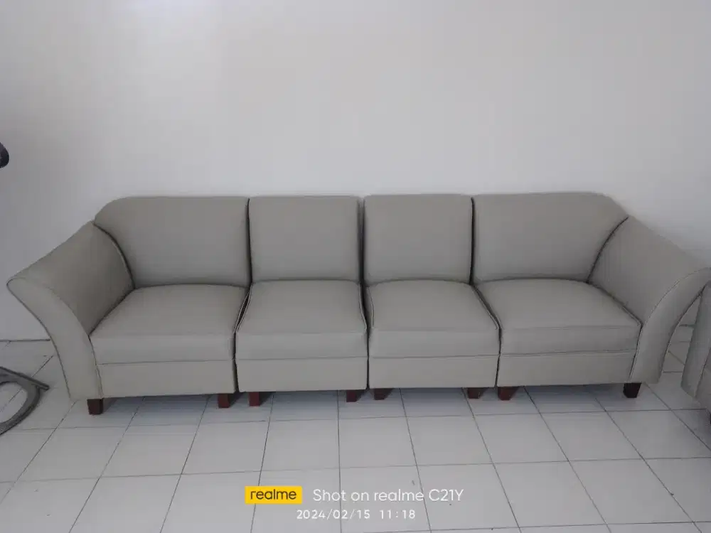 Ganti karet dudukan sofa