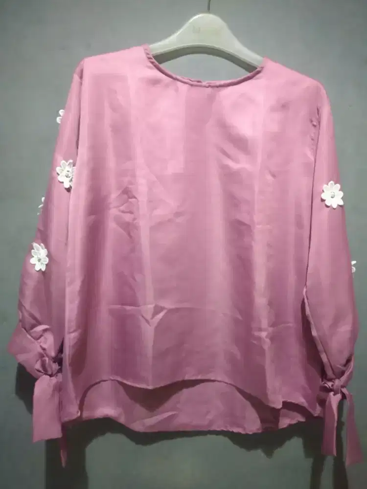 Atasan wanita warna pink