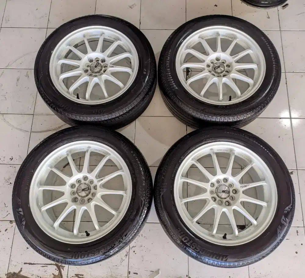 R17 SSR Tipe F L7,5 Et38 5x114&5x100 mulus+Ban Turanza 90%