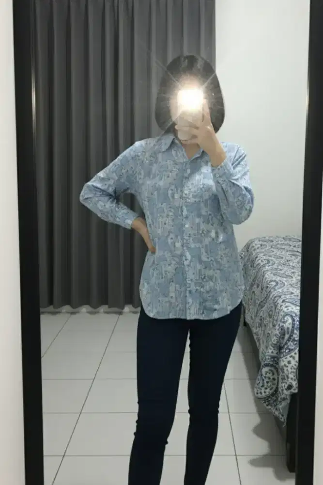 Kemeja Motif Biru Kasual