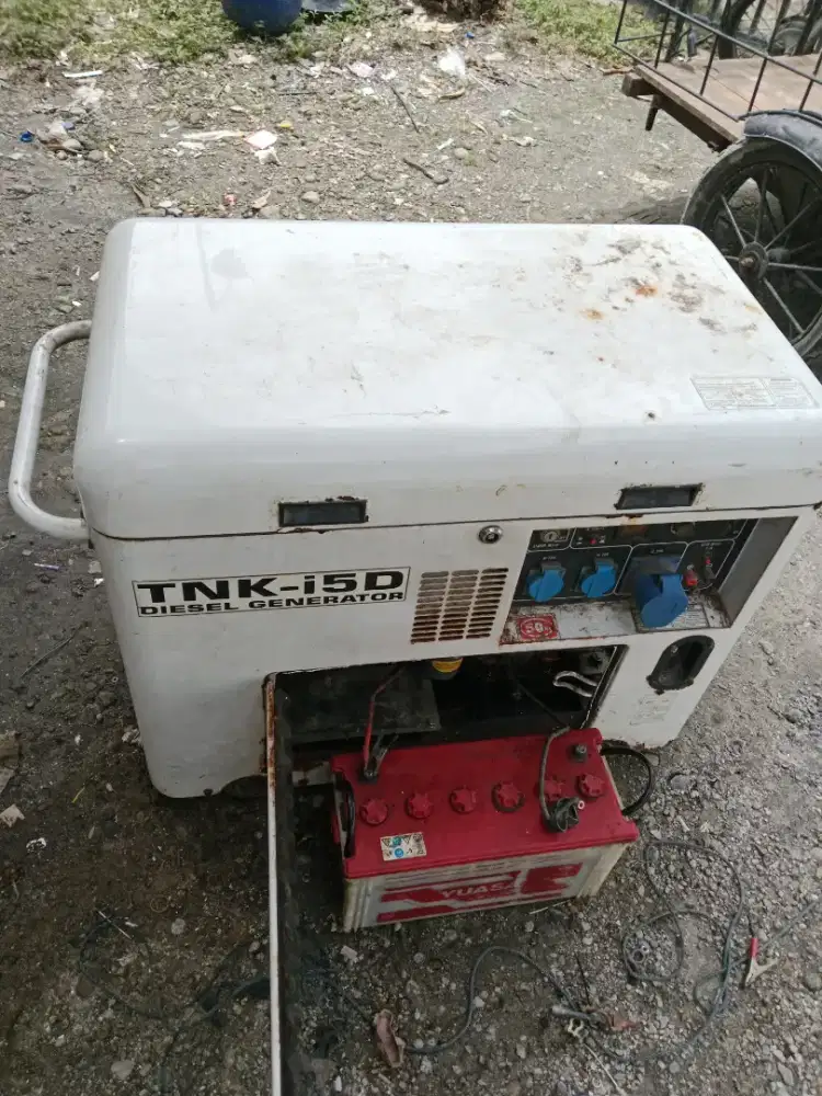 Menerima genset rusak