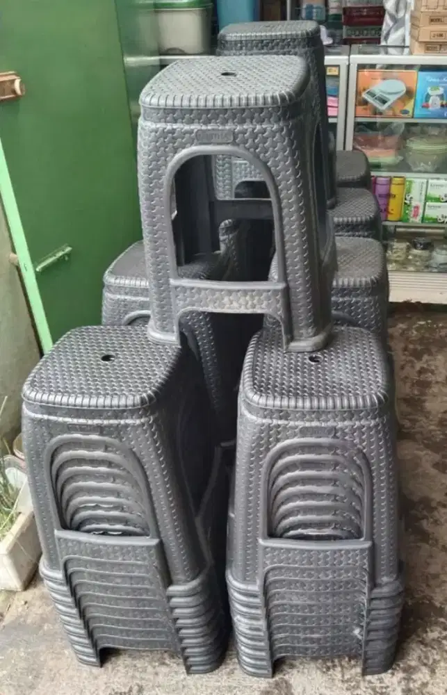 Bangku kursi plastik sumo hitam