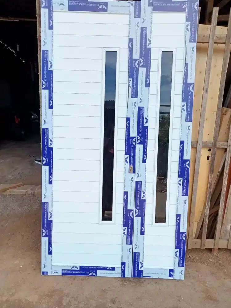 Jual kusen pintu satu dan pintu dua dari bahan aluminium dan kayu