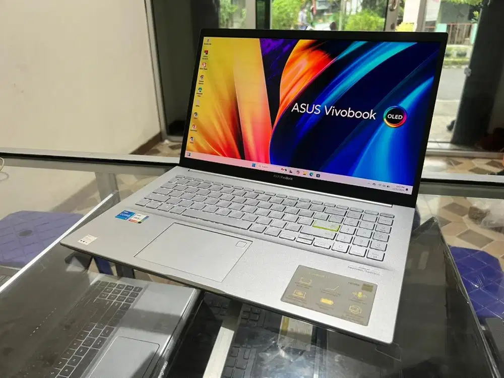 ASUS VIVOBOOK OLED CORE I5gen11 SSD 256 Zgb ram 8 GB