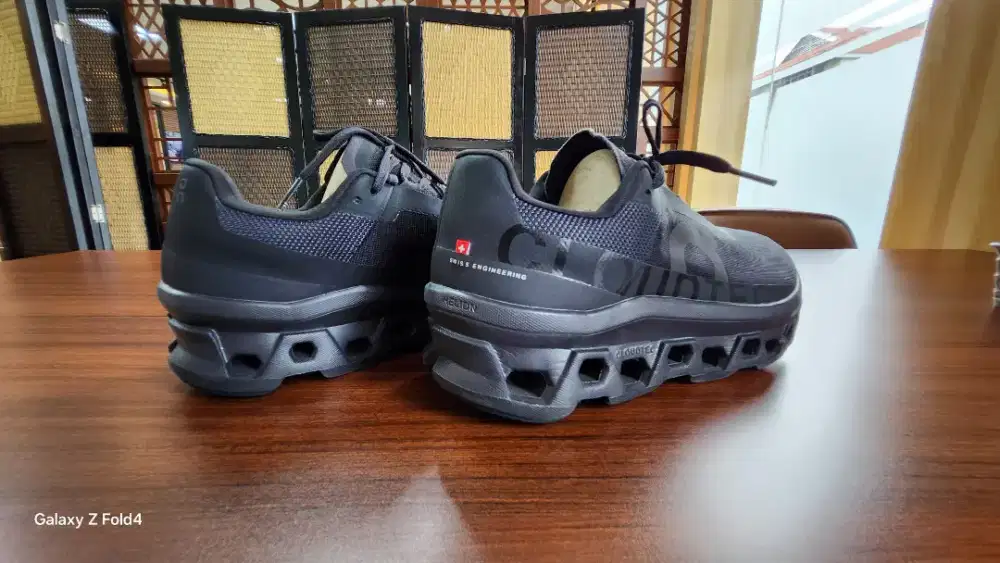 On Cloudmonster 2 black eclipse (100% authentic)