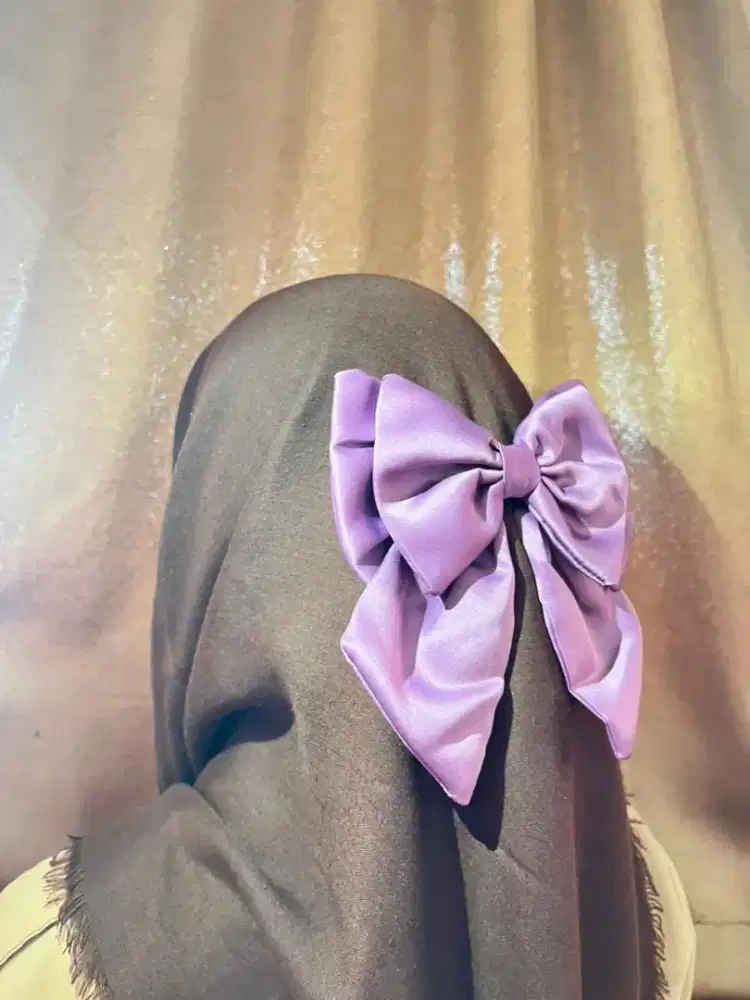 Pita Rambut Satin Lavender Manis, Elegan