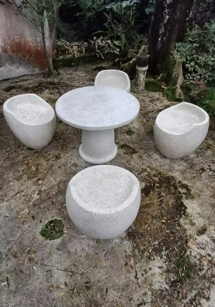 Outdoor bangku taman atau bangku cafe resto outdoor