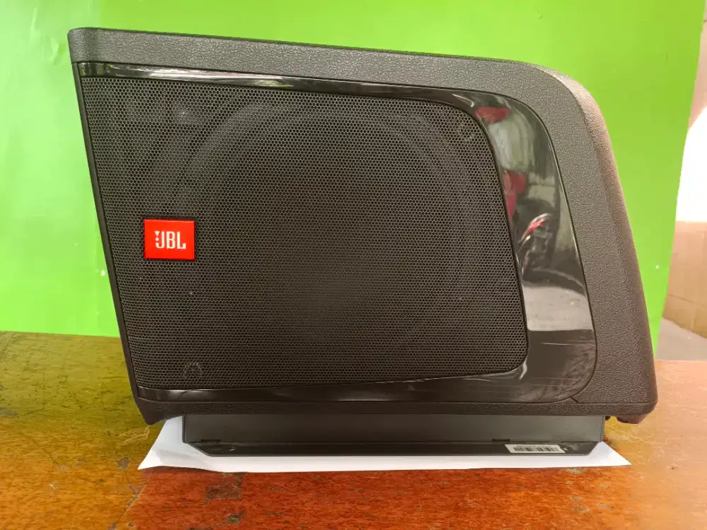 Subwoofer Aktif JBL Basspro Micro.  
