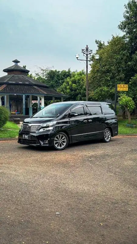 TOYOTA VELLFIRE PREMIUM SOUND 2010