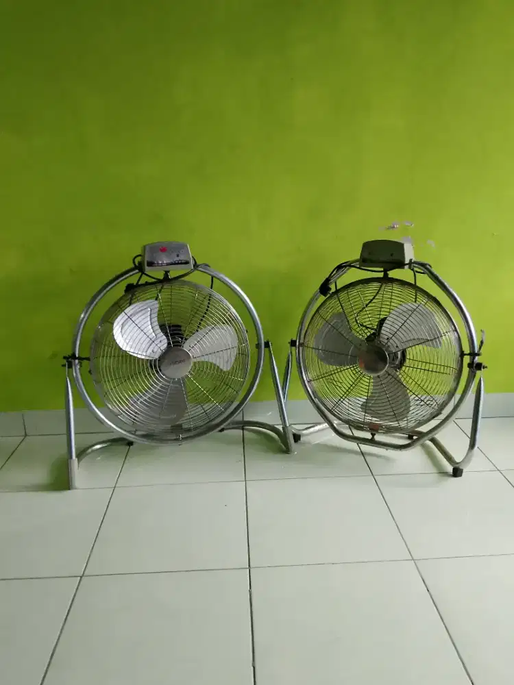 Kipas angin duduk/dinding merk WS 22 inc pakai remote