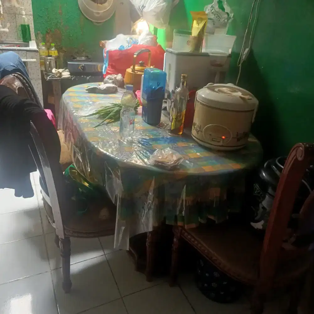 Meja makan kursi 4