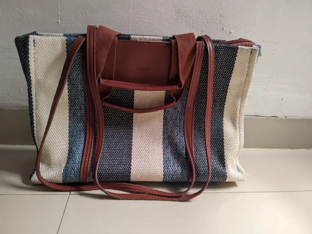 Tas wanita baru masih bagus