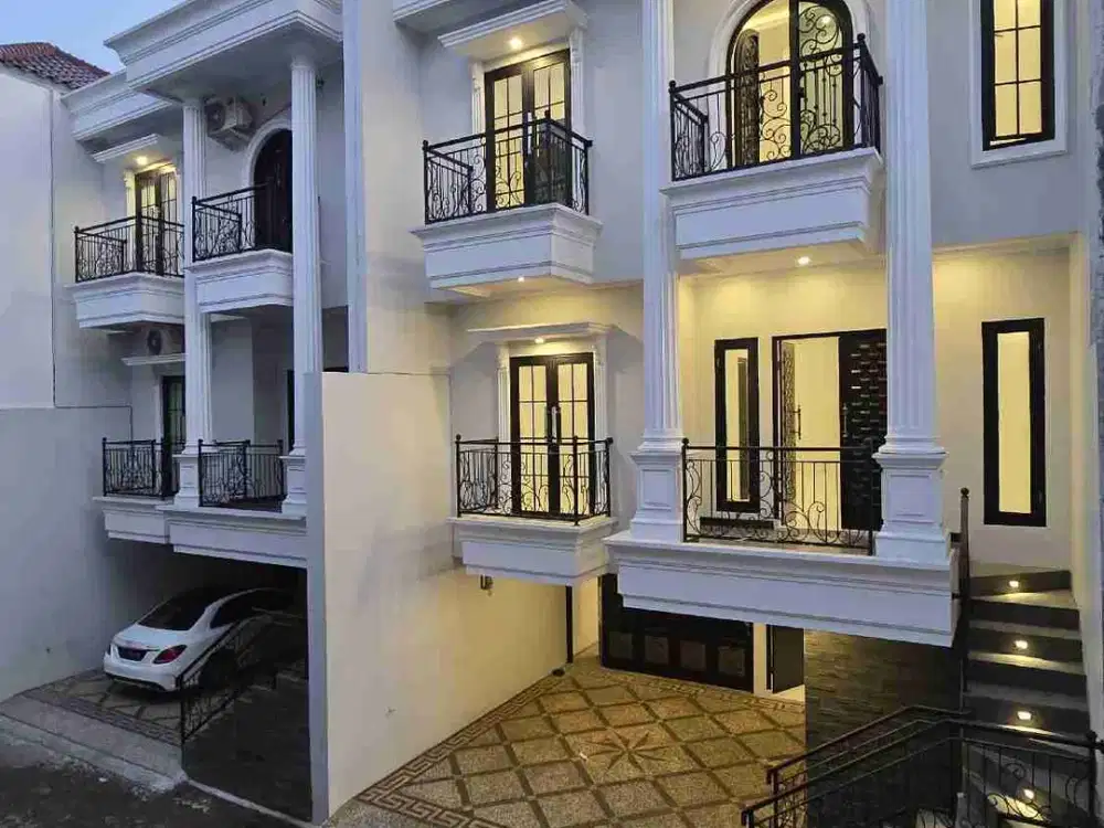 Di Jual Luxury House Jagakarsa. Lokasi Strategis dan Sangat Nyaman
